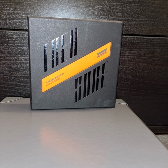 Ateez Treasure EP.1 - Picture 2 of 3